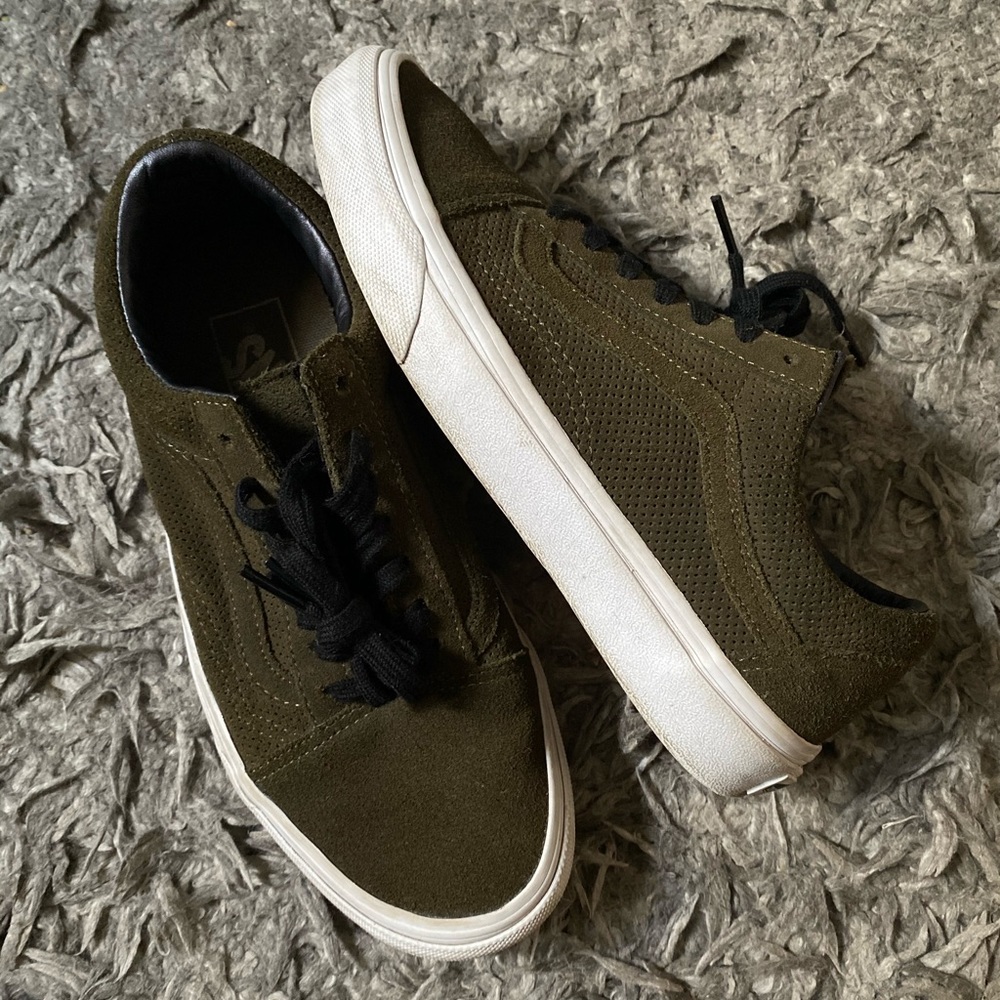 Olive oldskools